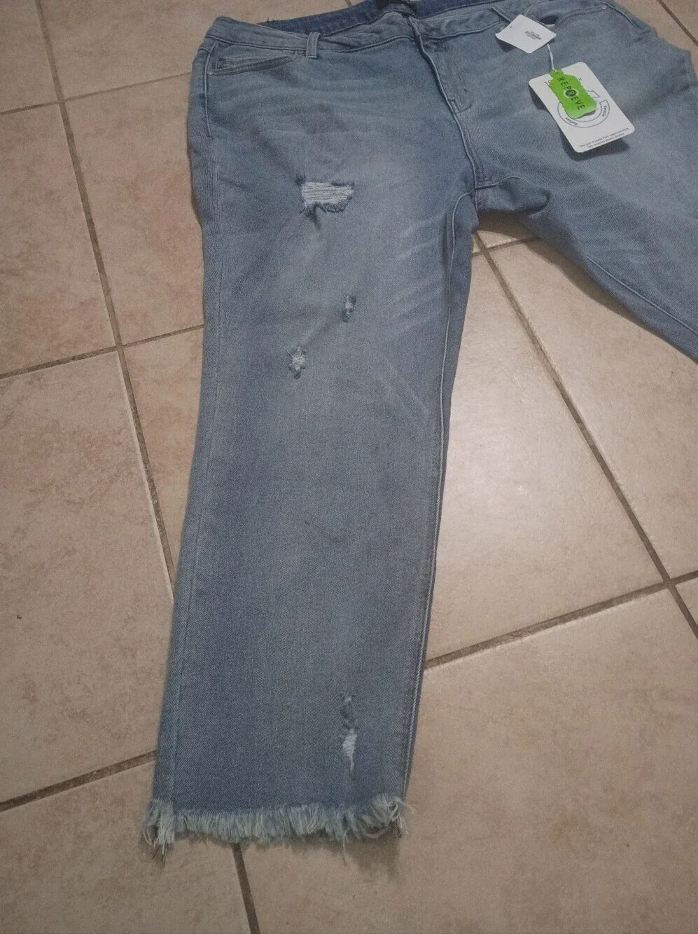 1822 Denim Boyfriend Jeans in Light Blue with White Tee